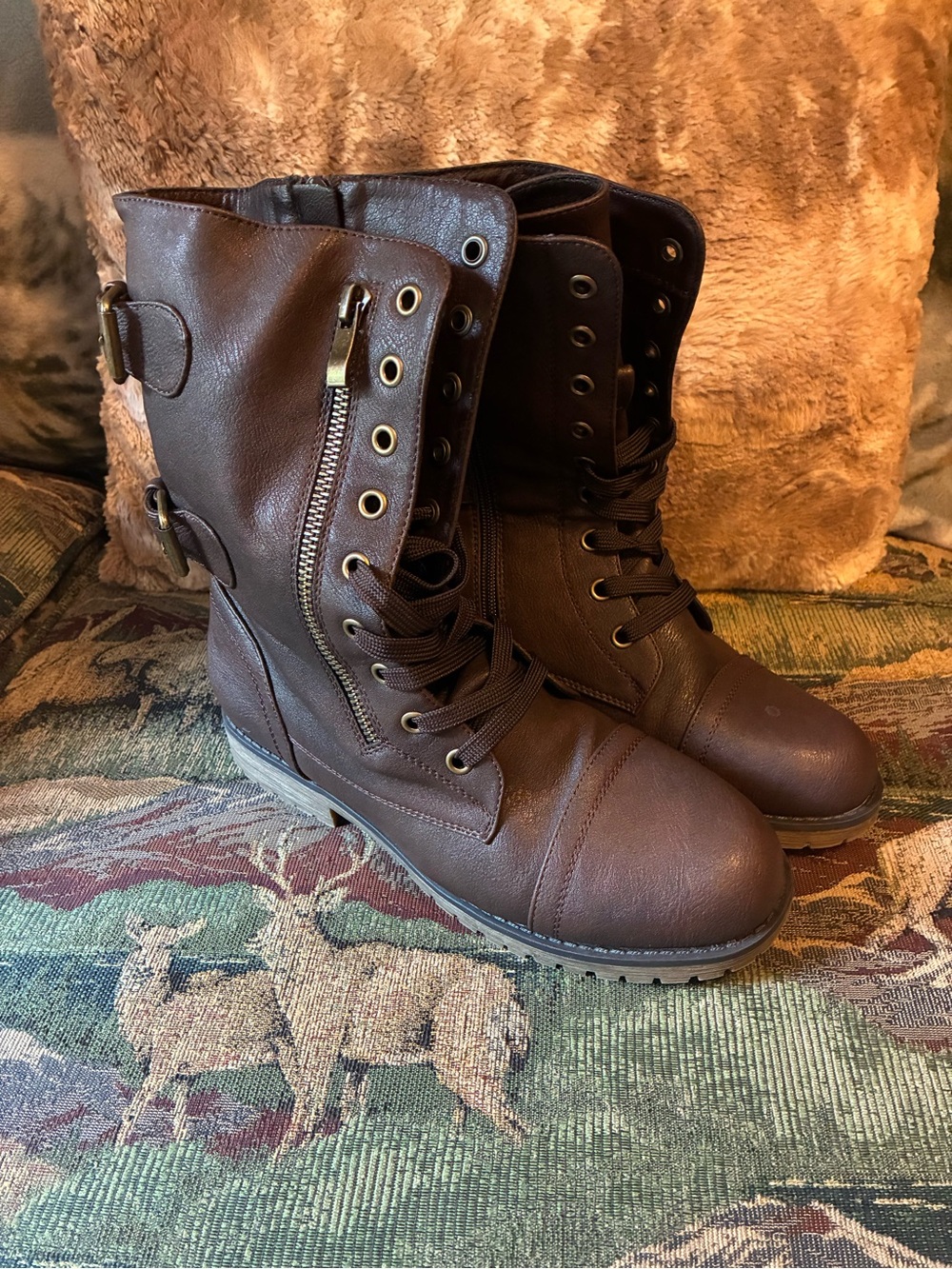 Women's Brown Combat Boots with Side Zipper. Side zipper pocket.